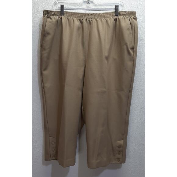 Alfred Dunner Woman Tan Capri Pants l Size: 22W - Picture 2 of 7